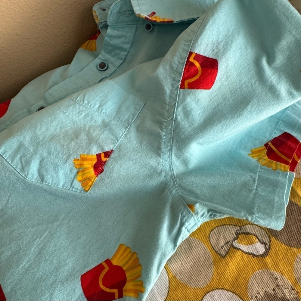 Five Points Industries NYC blue French fry print short sleeve button down size M - Picture 14 of 16